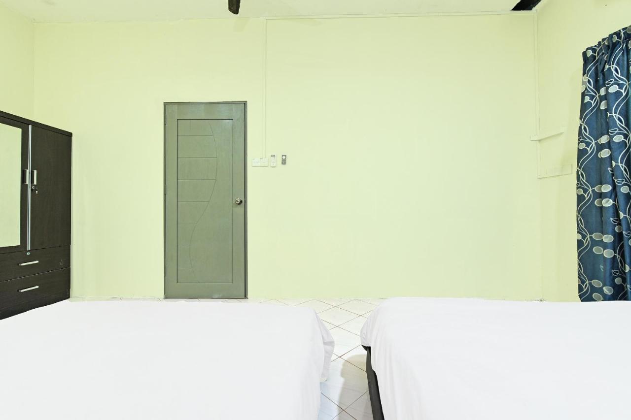 Oyo 90596 Casaria Inn Paka Kültér fotó